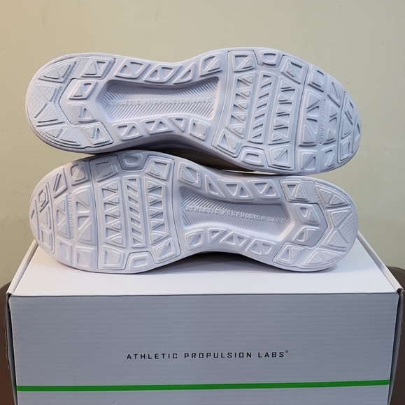 APL TechLoom Breeze Sneakers - Picture 15 of 16